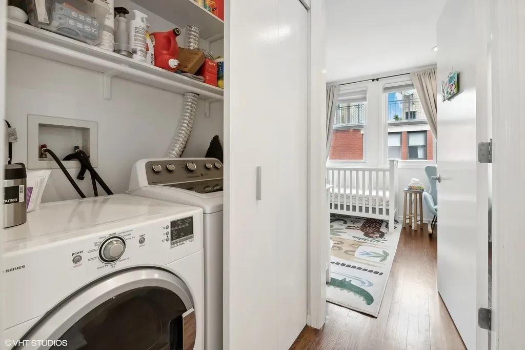 1053 North Kingsbury Street Chicago IL 60610