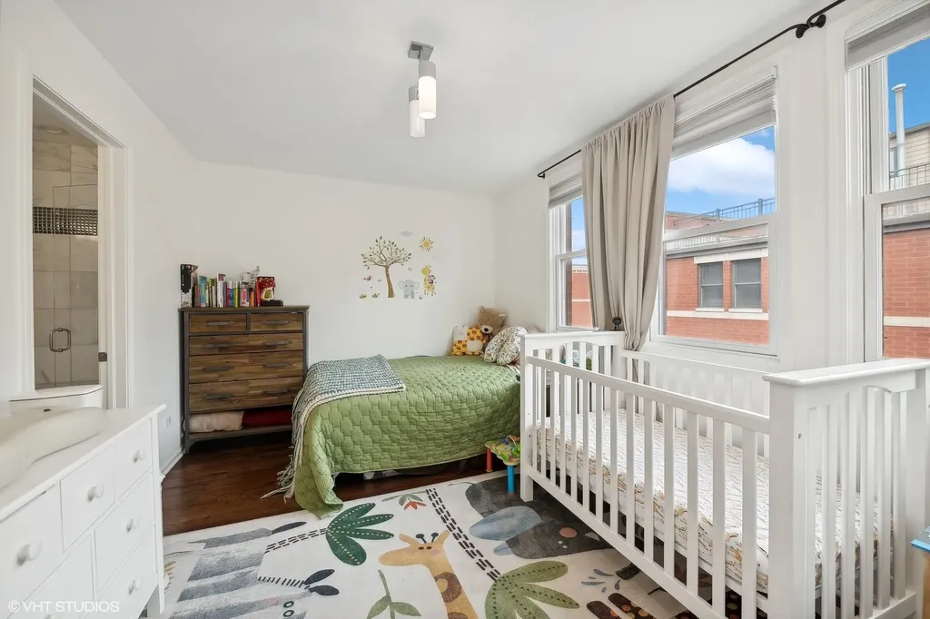 1053 North Kingsbury Street Chicago IL 60610