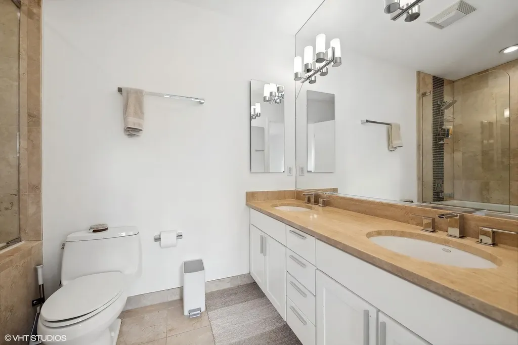 1053 North Kingsbury Street Chicago IL 60610