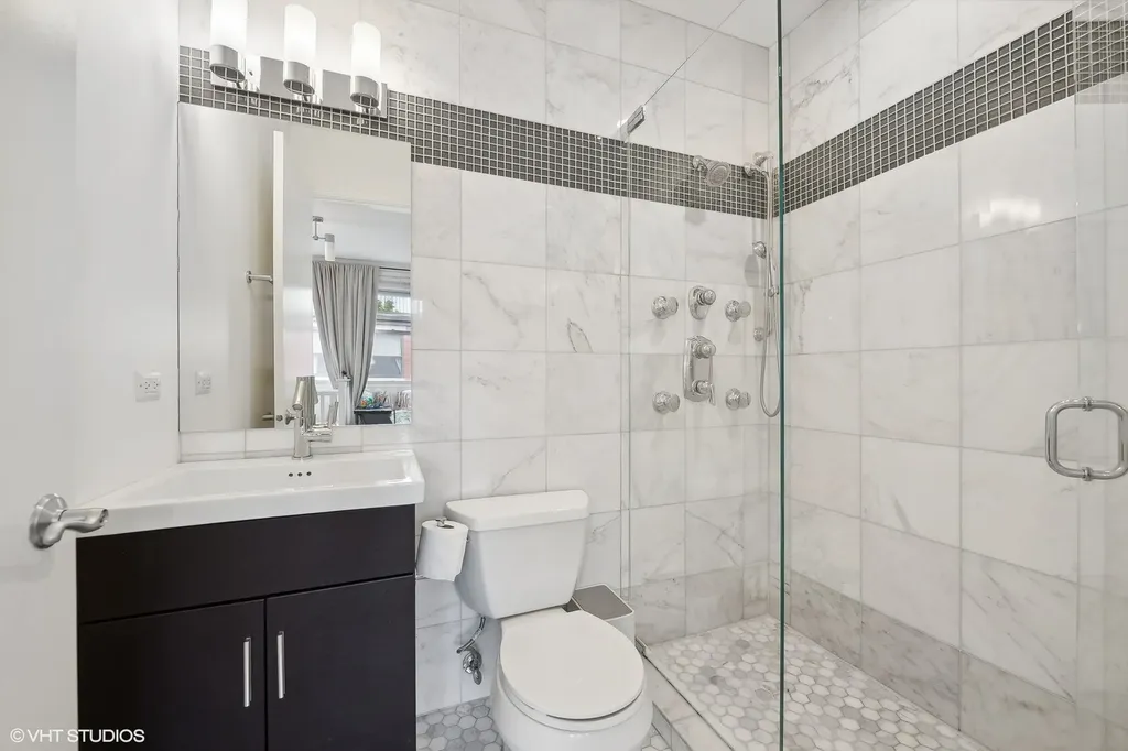 1053 North Kingsbury Street Chicago IL 60610