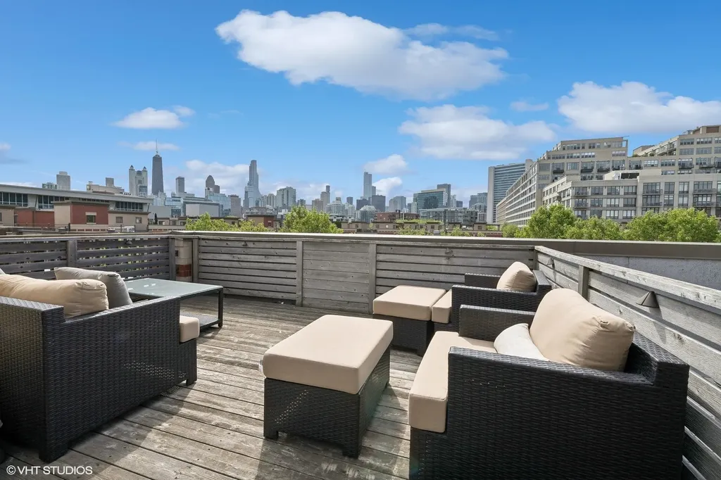 1053 North Kingsbury Street Chicago IL 60610