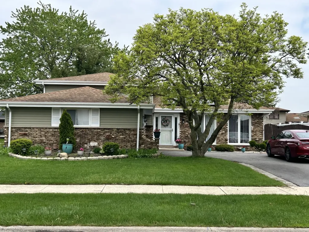 16625 Kenwood Avenue South Holland IL 60473