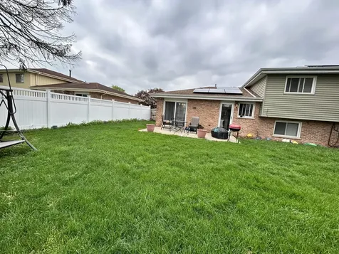 16625 Kenwood Avenue South Holland IL 60473