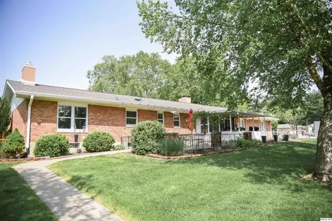 3210 Golf Drive Quincy IL 62301