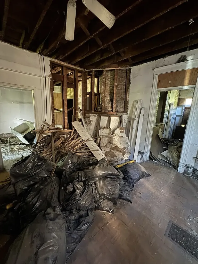 318 West 75th Street Chicago IL 60620