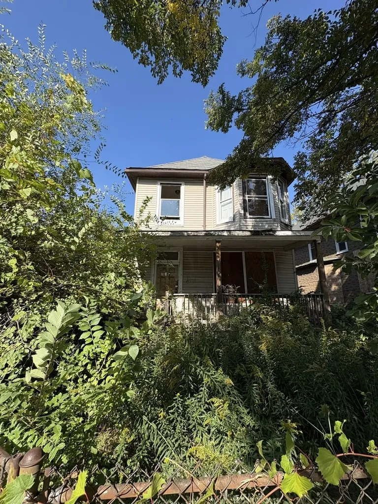 318 West 75th Street Chicago IL 60620