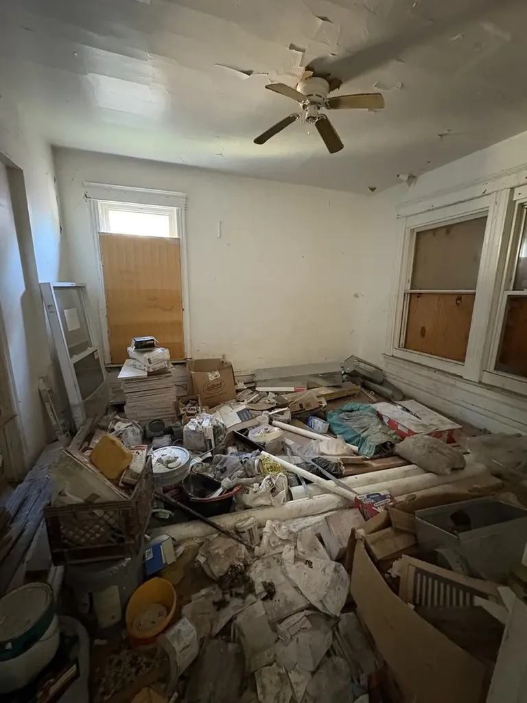 318 West 75th Street Chicago IL 60620