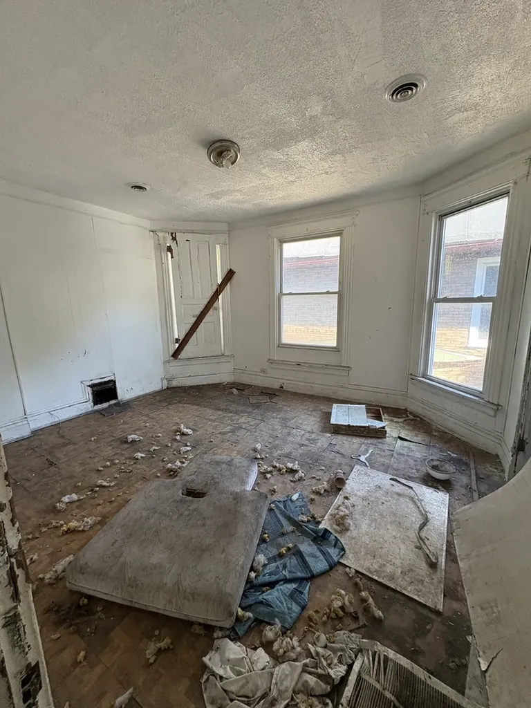 318 West 75th Street Chicago IL 60620