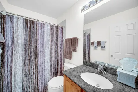 48 Wellesley Circle Northbrook IL 60062