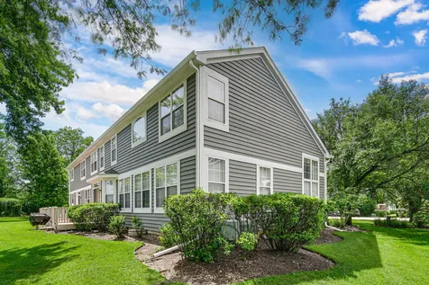 48 Wellesley Circle Northbrook IL 60062