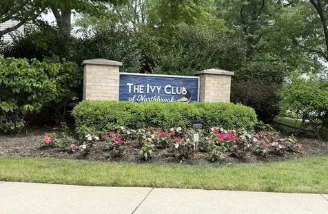 48 Wellesley Circle Northbrook IL 60062