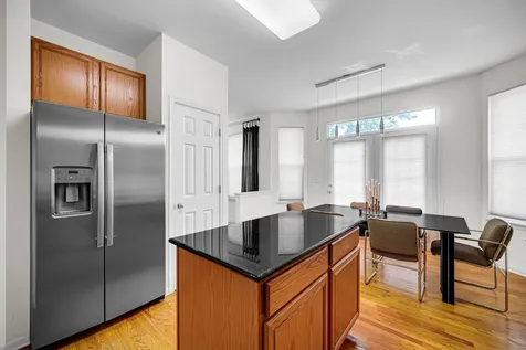 48 Wellesley Circle Northbrook IL 60062
