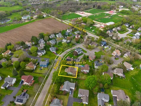 2022 North Aspen Drive Woodstock IL 60098