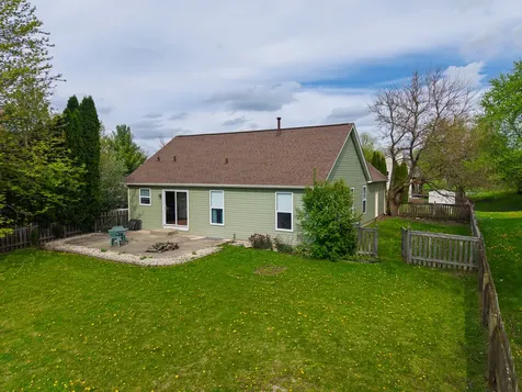 2022 North Aspen Drive Woodstock IL 60098