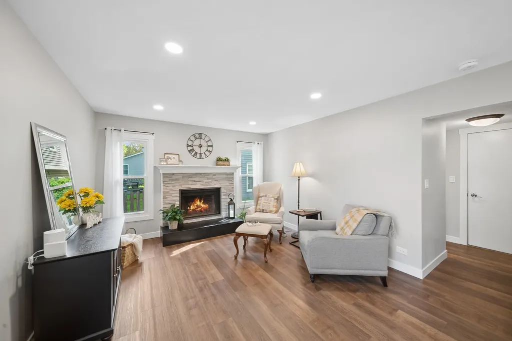 5S742 Meadow Lake Drive Naperville IL 60540