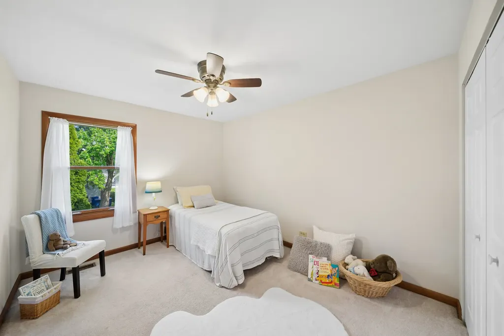 5S742 Meadow Lake Drive Naperville IL 60540