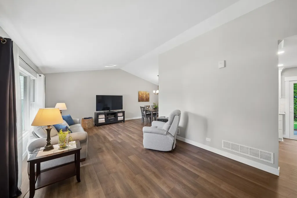 5S742 Meadow Lake Drive Naperville IL 60540