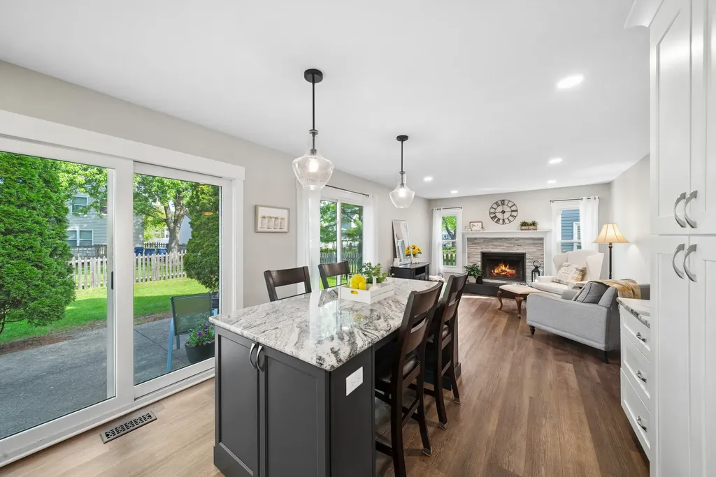 5S742 Meadow Lake Drive Naperville IL 60540