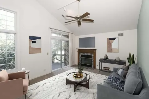 725 Deep Wood Court Elk Grove Village IL 60007