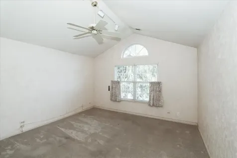 725 Deep Wood Court Elk Grove Village IL 60007