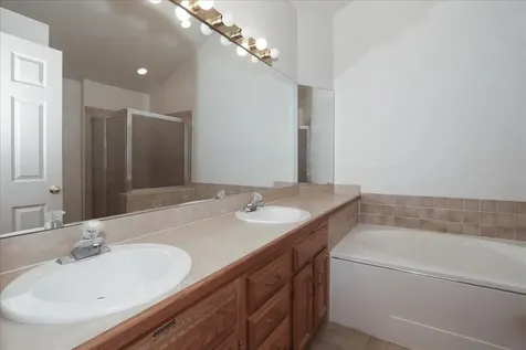 725 Deep Wood Court Elk Grove Village IL 60007