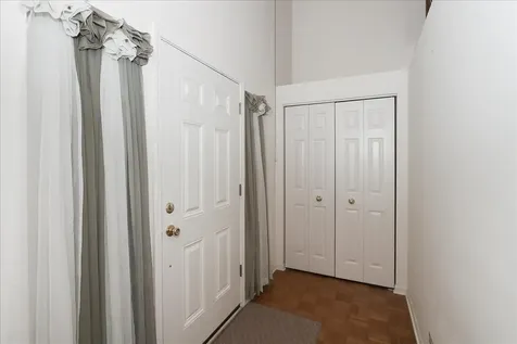 725 Deep Wood Court Elk Grove Village IL 60007