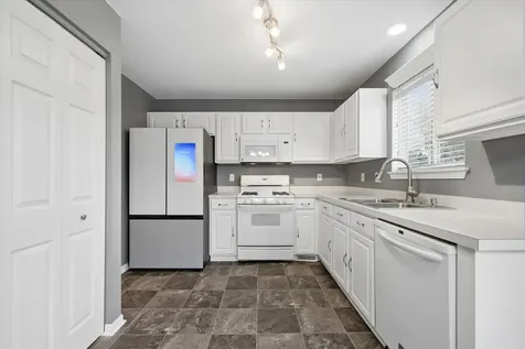 2070 Whitmore Drive Romeoville IL 60446
