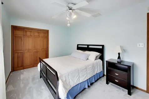 9641 East Shore Drive Oak Lawn IL 60453
