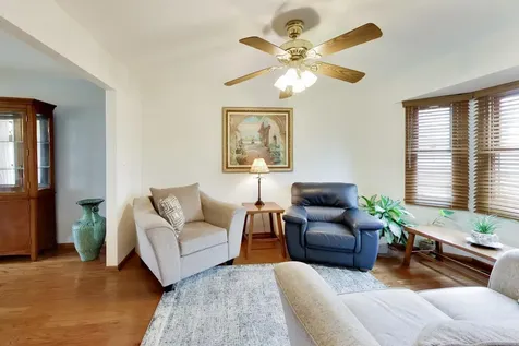 9641 East Shore Drive Oak Lawn IL 60453