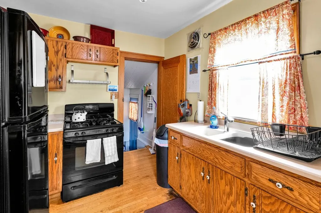 412 South Commonwealth Avenue Aurora IL 60506