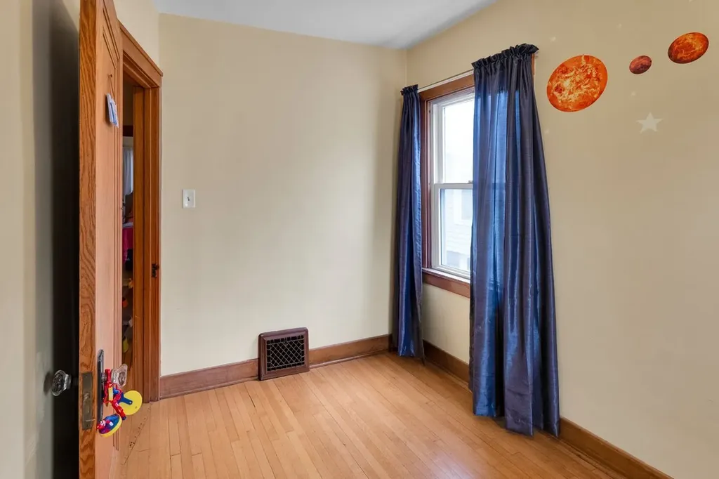 412 South Commonwealth Avenue Aurora IL 60506