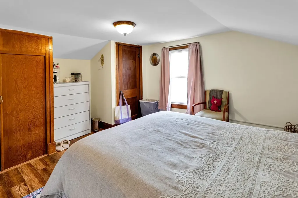 412 South Commonwealth Avenue Aurora IL 60506