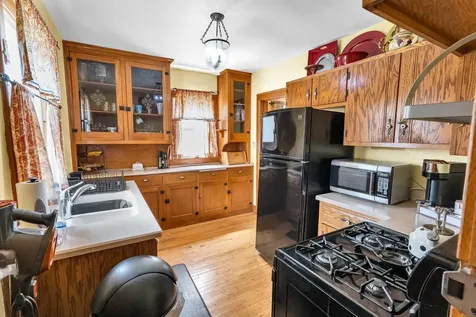 412 South Commonwealth Avenue Aurora IL 60506
