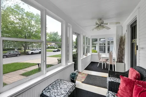412 South Commonwealth Avenue Aurora IL 60506
