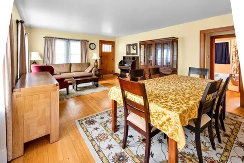 412 South Commonwealth Avenue Aurora IL 60506