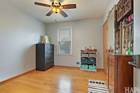 725 Buffalo Circle Carol Stream IL 60188
