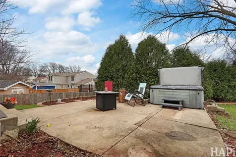 725 Buffalo Circle Carol Stream IL 60188