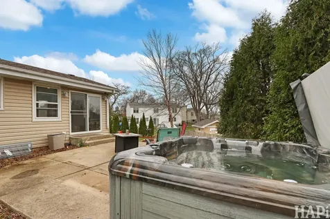 725 Buffalo Circle Carol Stream IL 60188