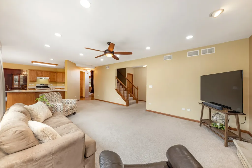 1340 Witham Lane Woodridge IL 60517