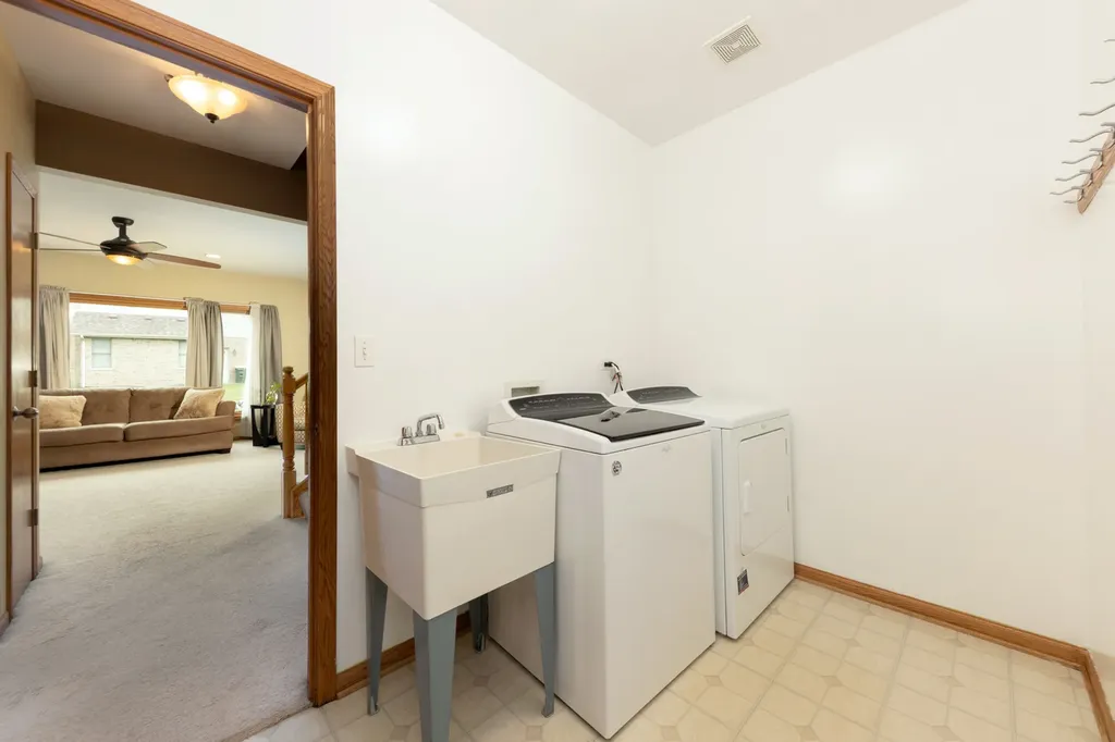 1340 Witham Lane Woodridge IL 60517