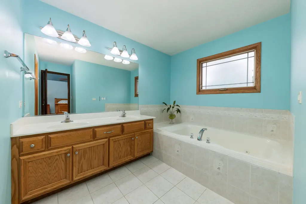 1340 Witham Lane Woodridge IL 60517