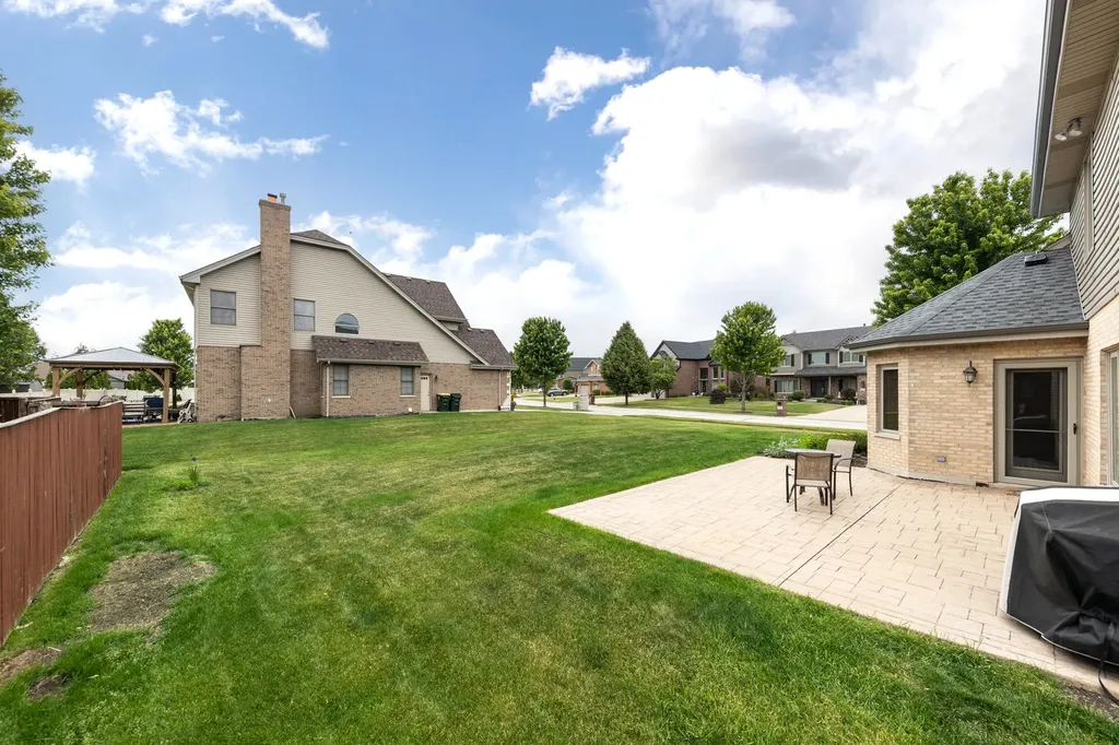 1340 Witham Lane Woodridge IL 60517
