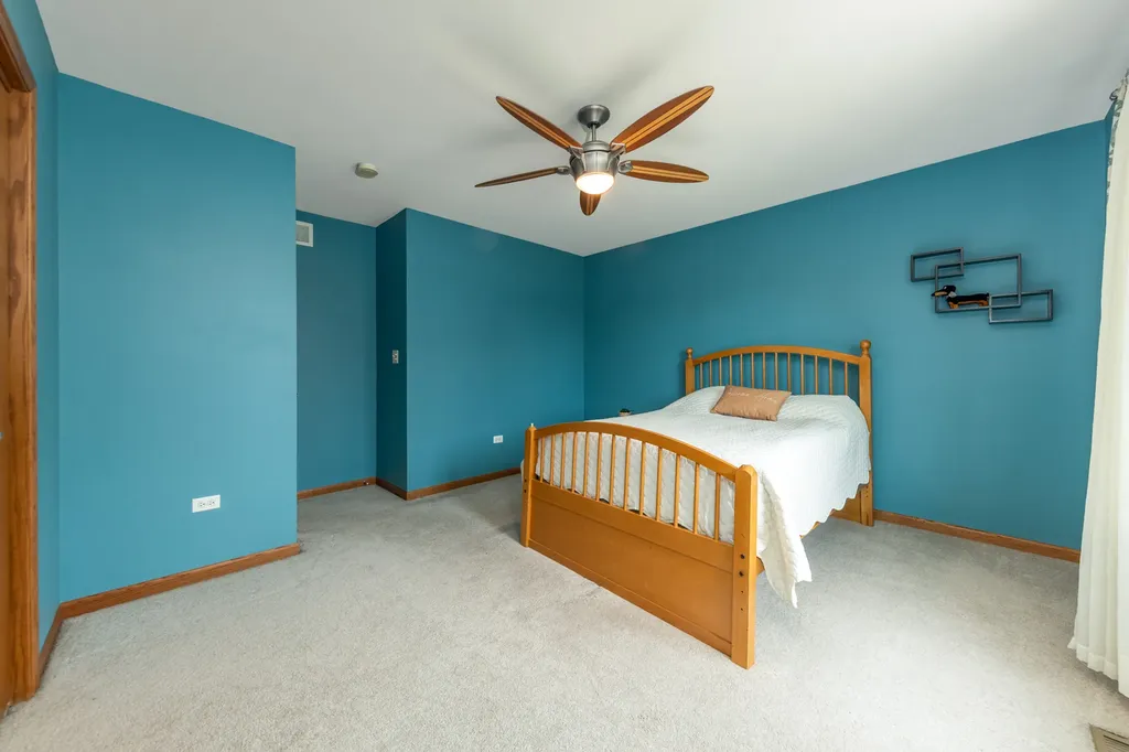 1340 Witham Lane Woodridge IL 60517