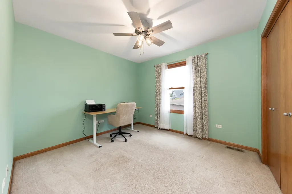 1340 Witham Lane Woodridge IL 60517