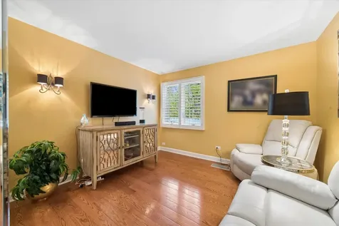 534 Plymouth Court Frankfort IL 60423