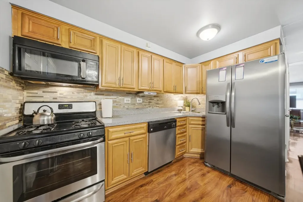 6950 South Cregier Avenue Chicago IL 60649