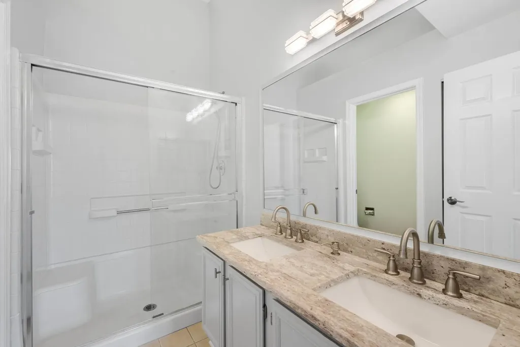 160 Fairfield Lane Carol Stream IL 60188