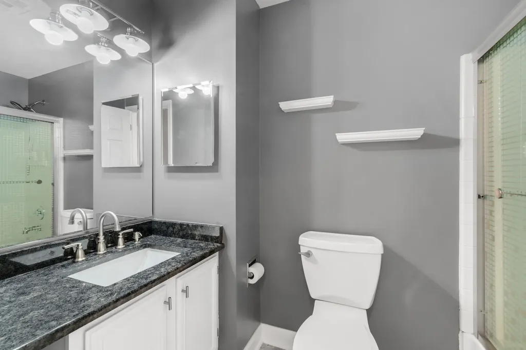 160 Fairfield Lane Carol Stream IL 60188