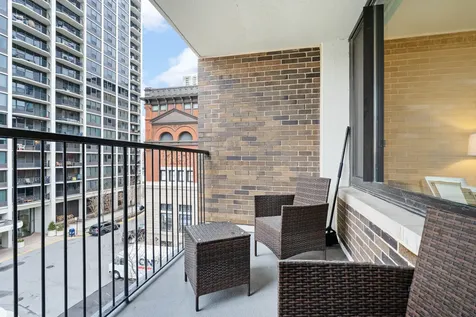 1555 North Sandburg Terrace Chicago IL 60610