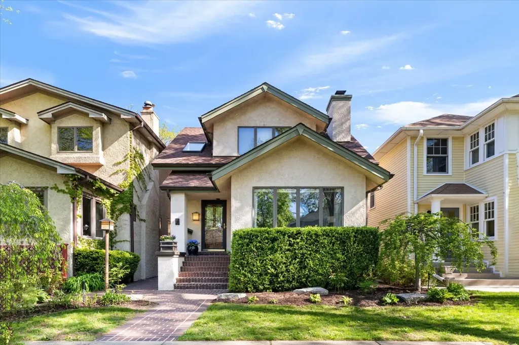 1123 Cleveland Street Evanston IL 60202